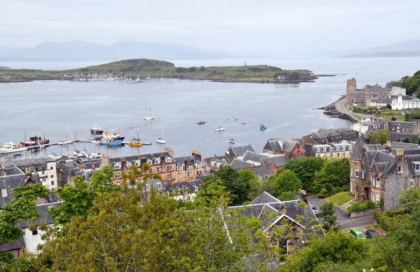 vista panorâmica do porto de oban, escócia - scottish cuisine - fotografias e filmes do acervo