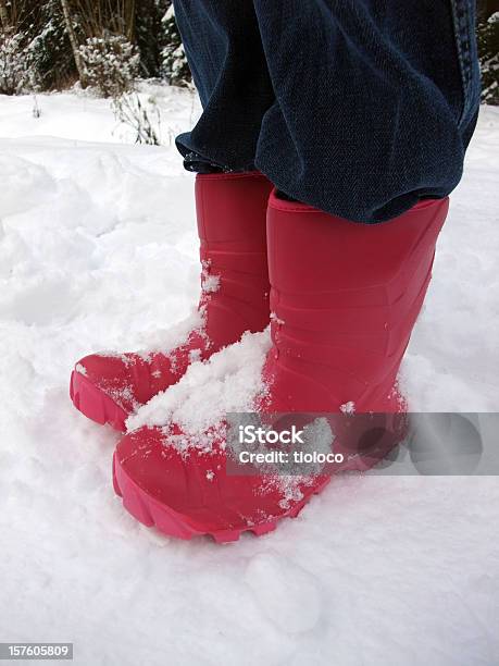Różowy Snow Buty - zdjęcia stockowe i więcej obrazów Śniegowiec - Śniegowiec, Obuwie, Chłodny