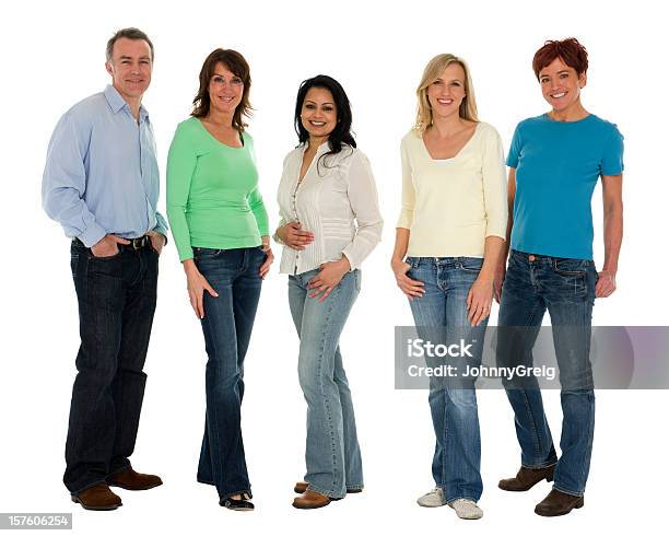 Cinque Persone In Jeans - Fotografie stock e altre immagini di Donne - Donne, Gruppo di persone, Jeans