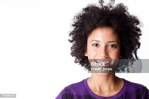 Foto de Retrato De Mulher Sorridente Com Espaço Para Texto e mais fotos de stock de Sorrindo - Sorrindo, Mulheres, Só Uma Mulher