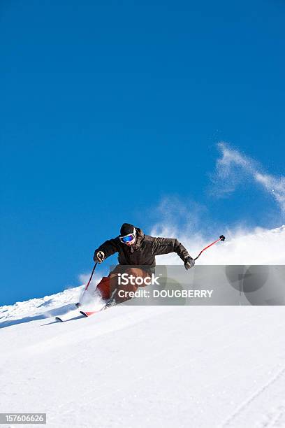 Лыжный Действий — стоковые фотографии и другие картинки Лыжный спорт - Лыжный спорт, Сгибаться, Агрессия