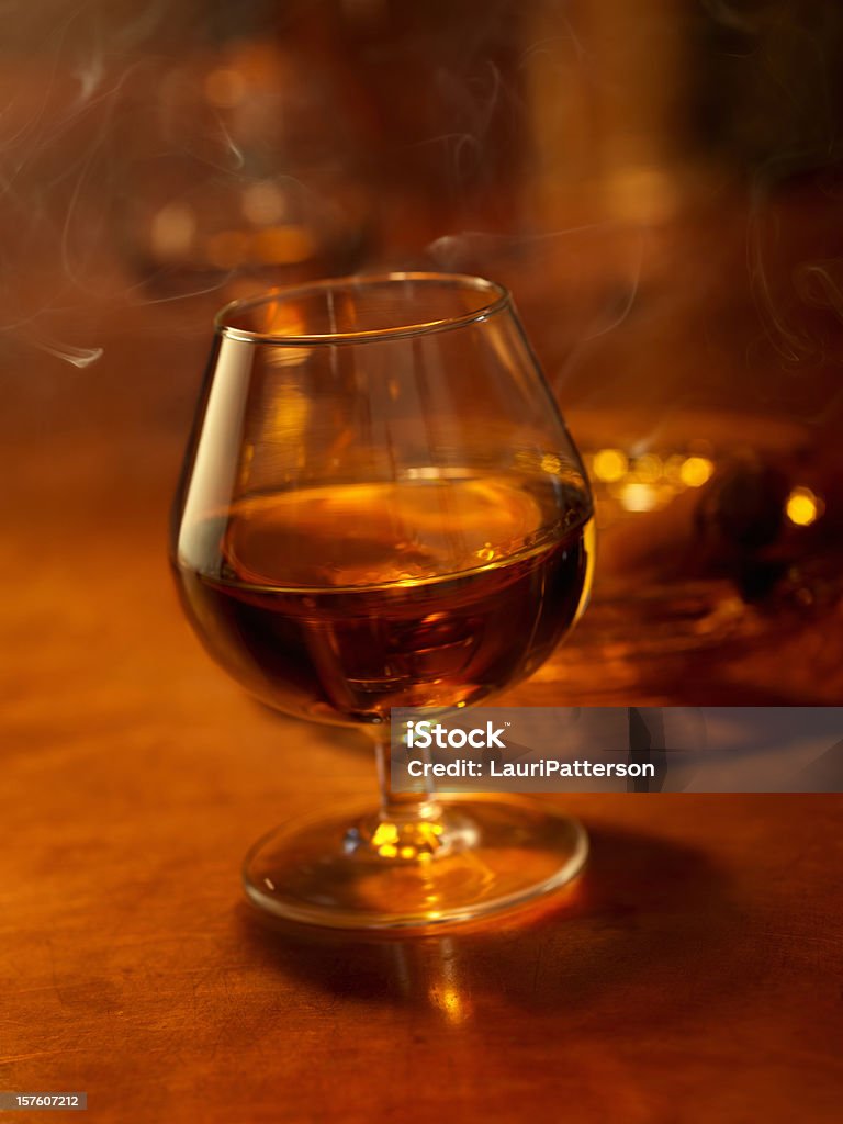 Brandy e sigari - Foto stock royalty-free di Cognac