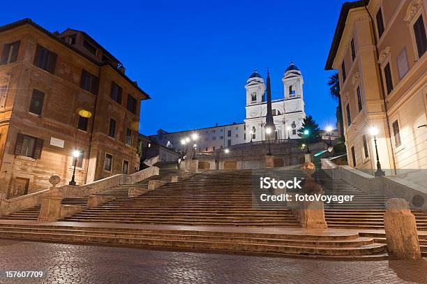 Degraus Espanhóis Piazza Di Spagna Roma Itália - Fotografias de stock e mais imagens de Praça de Espanha - Bairro da Praça de Espanha - Praça de Espanha - Bairro da Praça de Espanha, Ao Ar Livre, Escadaria