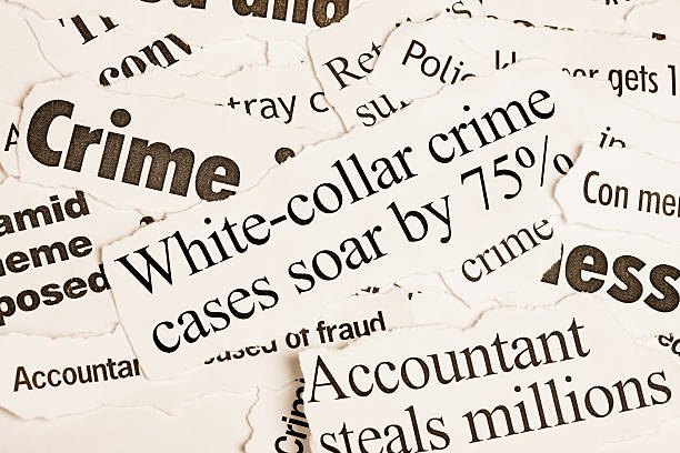 włosie z nagłówków gazet o przestępczość białych kołnierzyków - burglary newspaper newspaper headline crime zdjęcia i obrazy z banku zdjęć