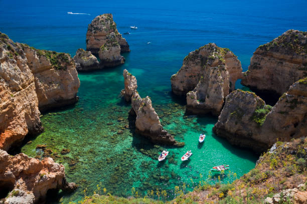 bucht, puente de la piedad - vibrant color summer rock cliff fotografías e imágenes de stock