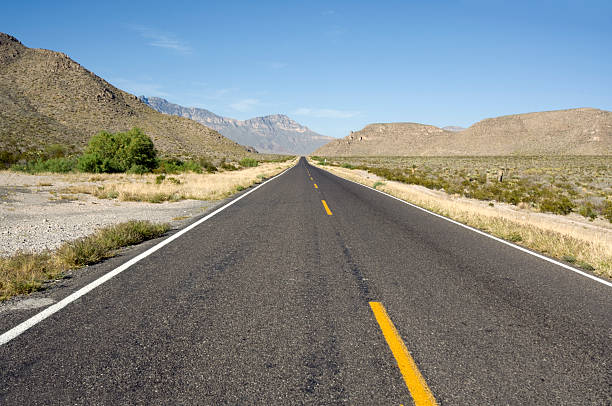 istock Road to Nowhere, vanishing point, Mexico 157609925