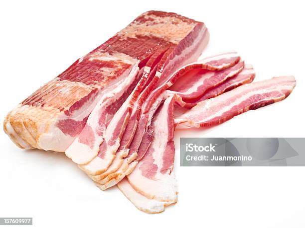 Cru Fatias De Bacon Fumado - Fotografias de stock e mais imagens de Bacon - Bacon, Cru, Figura para recortar