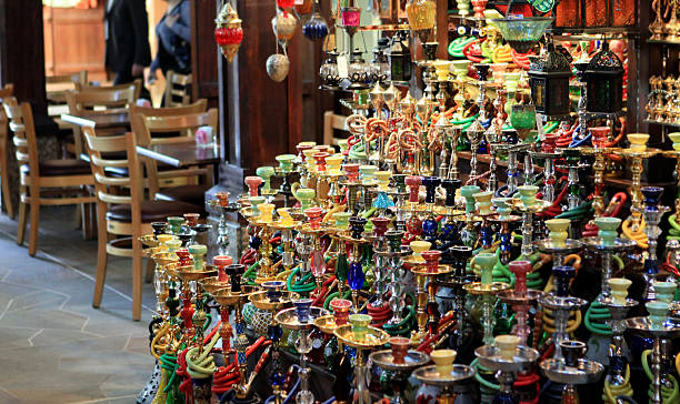 cachimbo narguilé ou quiosque café - madinat jumeirah hotel imagens e fotografias de stock