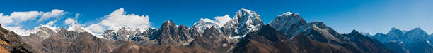 everest mega panorama himalaja-gipfel fernbedienung schneebedeckten gipfeln nepal - gokyo tal stock-fotos und bilder