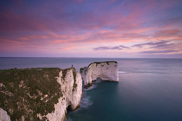 old harry rocks al amanecer. - poole fotografías e imágenes de stock