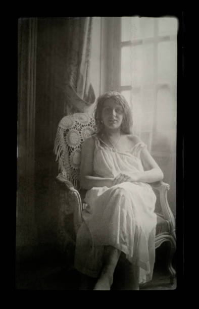 istock Beautiful Young Edwardian Woman 157611781