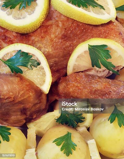 Photo libre de droit de Haute Résolution De Poulet Rôti Au Citron Des Fêtes De Fin Dannée banque d'images et plus d'images libres de droit de Aliment