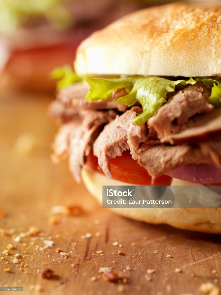 Rustico Panino al Roast Beef - Foto stock royalty-free di Panino submarine