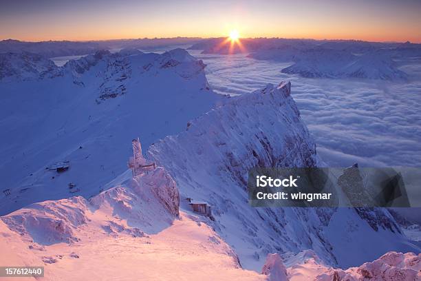 Góra Zugspitze - zdjęcia stockowe i więcej obrazów Góra Zugspitze - Góra Zugspitze, Alpy, Bawaria