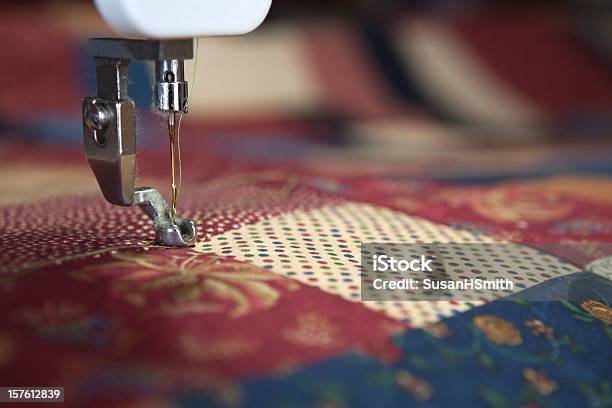 Gesteppt Mit Langem Armmaschine Stockfoto und mehr Bilder von Steppdecke - Steppdecke, Patchwork, Nähen