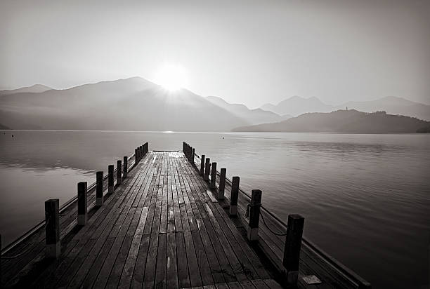 danau sun moon di taiwan - taiwan foto potret stok, foto, & gambar bebas royalti
