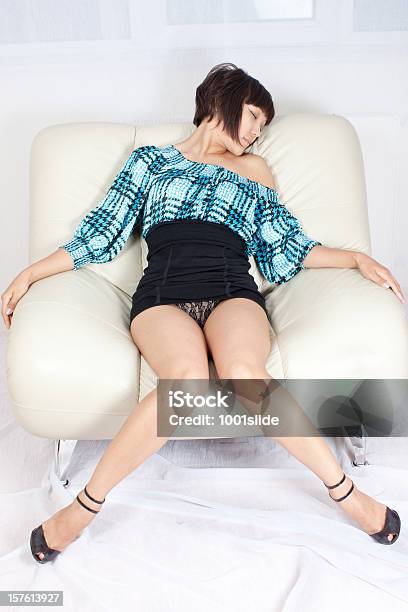 femme sexy en mini jupe