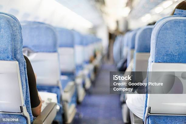 I Passeggeri Seduti In Un Aeroplano - Fotografie stock e altre immagini di Aeroplano - Aeroplano, Affari, Ambientazione interna