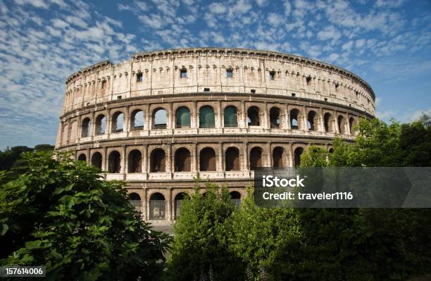 Rzym Coliseum - zdjęcia stockowe i więcej obrazów Budynek z zewnątrz - Budynek z zewnątrz, Dzień, Europa - Lokalizacja geograficzna