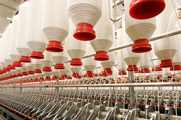織物製造のスピニング - textile industry textile textile factory machine ストックフォトと画像