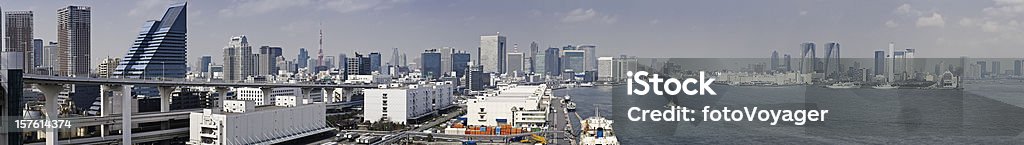 東京の高層ビルの高速道路のランドマークのパノラマに広がる港市港区日本 - 東京のロイヤリティフリーストックフォト