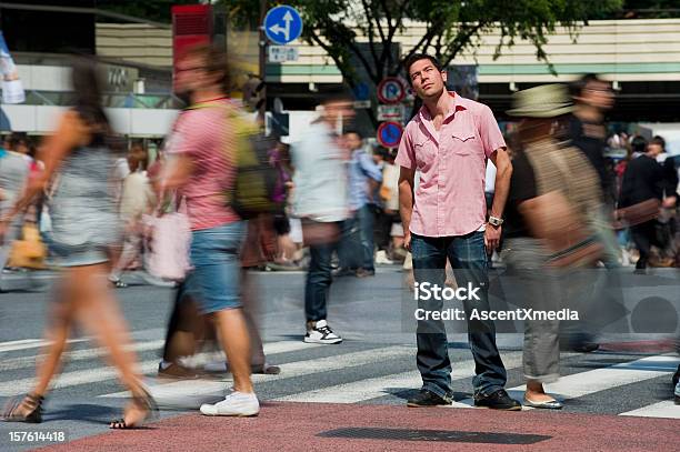 Distinguersi - Fotografie stock e altre immagini di Folla - Folla, Distinguersi dalla massa, Immagine mossa