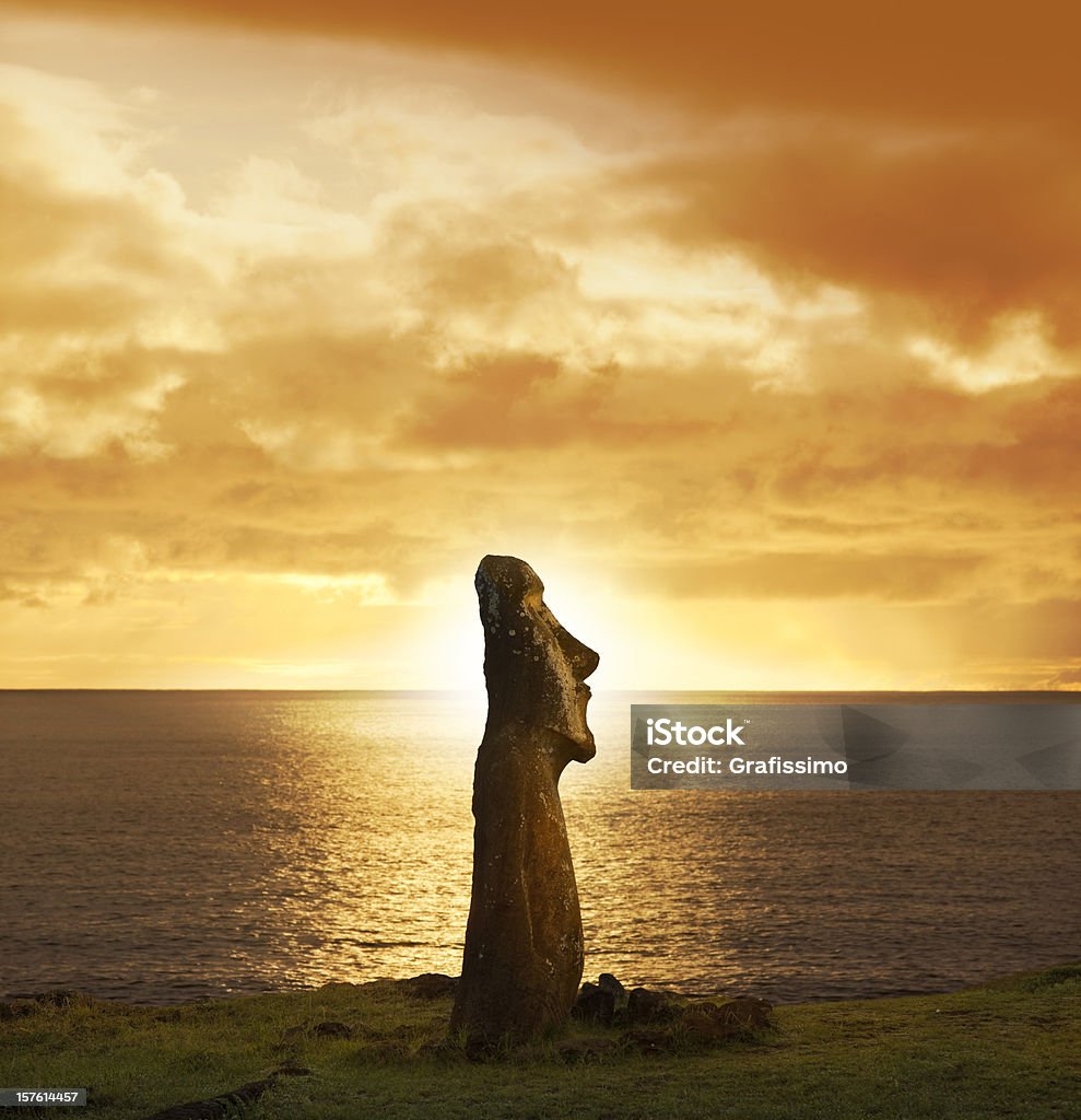 Dawn über moai in Ahu Tongariki Easter Island, Chile - Lizenzfrei Osterinsel Stock-Foto