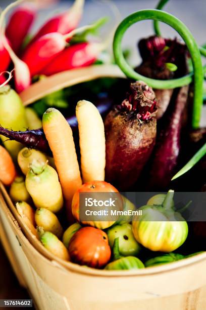 Verduras Frescas Foto de stock y más banco de imágenes de Alimento - Alimento, Berenjena - Vegetal, Cesta