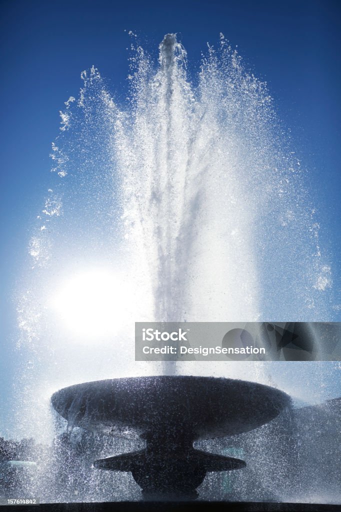 Fountain in Trafalgar Square (XXXL - Foto de stock de Fuente - Estructura creada por el hombre libre de derechos