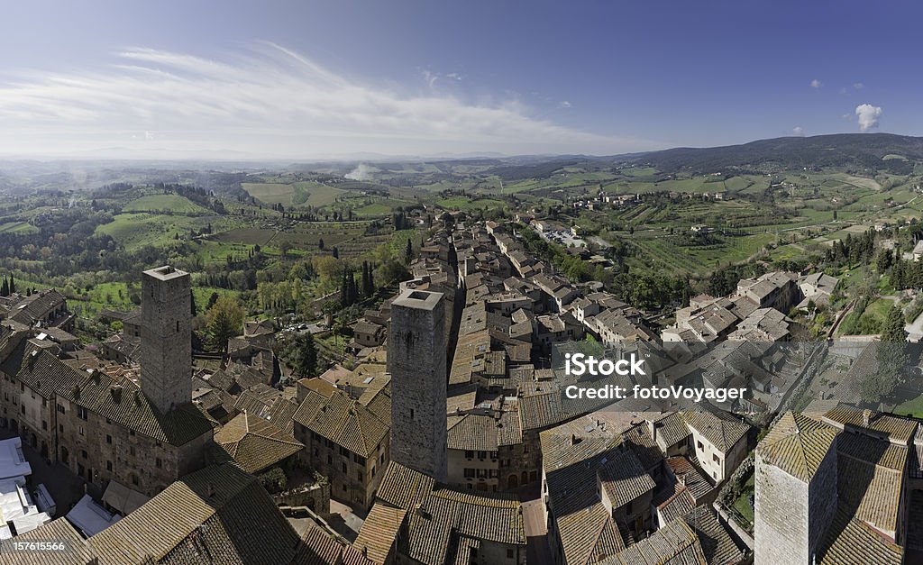 Toskanische Städtchen San Gimignano besichtigen, mittelalterlichen Türme Luftbild panorama Italien - Lizenzfrei Altertümlich Stock-Foto