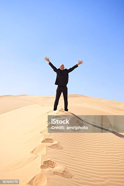 Peak Des Erfolg Stockfoto und mehr Bilder von Berggipfel - Berggipfel, Fußabdruck, Männer