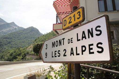 street sign to ski resort Les 2 Alpes