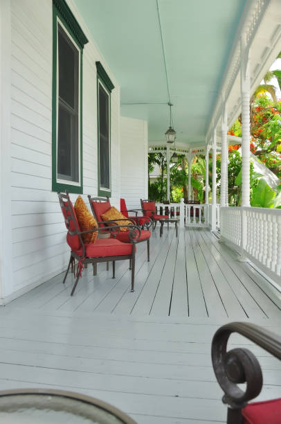 istock Old key west house front porch 157616157
