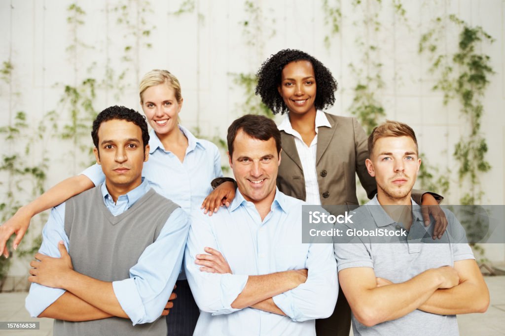 Seguridad multi étnica colegas de negocios - Foto de stock de Foto de equipo deportivo libre de derechos