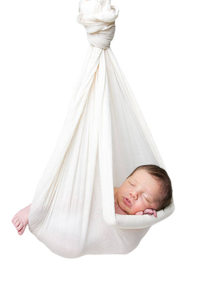 recién nacido bebé dormir en una hamaca - baby cute selective focus close up fotografías e imágenes de stock