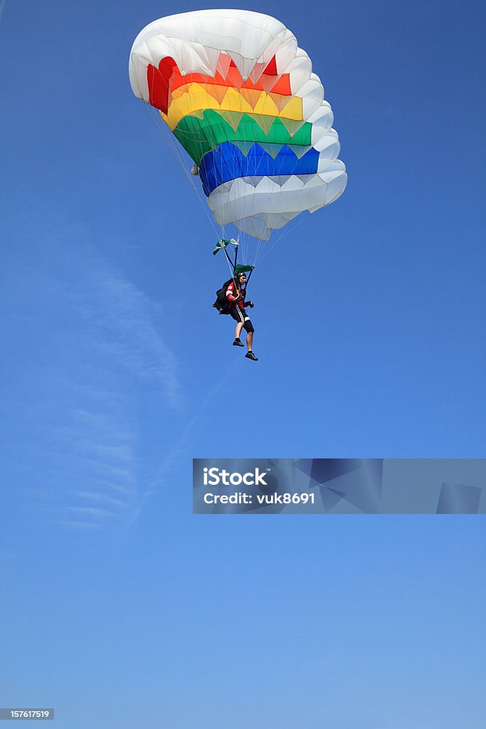 Parachutist dans l'air - Photo de Parachute libre de droits