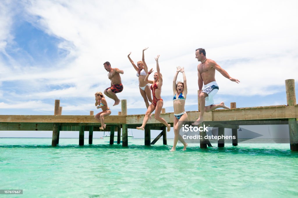 Diversão de saltar no mar - Foto de stock de Mar do Caribe royalty-free