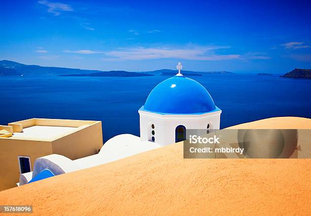 Santorini Famoso Igreja - Fotografias de stock e mais imagens de Cultura grega - Cultura grega, Plano de Fundo, Ao Ar Livre