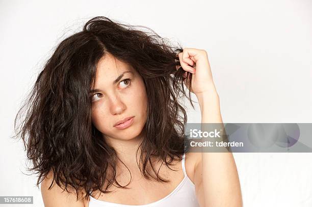 Bad Włosy - zdjęcia stockowe i więcej obrazów Ludzkie włosy - Ludzkie włosy, Zniszczony - Zły stan, Suchy