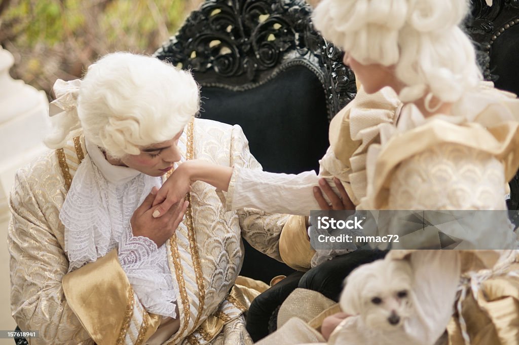 Całować w rękę w starym francuskim kostiumy - Zbiór zdjęć royalty-free (Marie Antoinette)