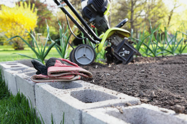 suburban horta tiller e luvas de trabalho - cinder block - fotografias e filmes do acervo