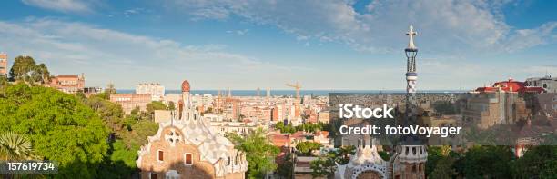 Barcelona Parque Güell Gaudí Pôr Do Sol Vista Da Cidade Mediterrânica Panorama Catalunha Espanha - Fotografias de stock e mais imagens de Barcelona - Espanha