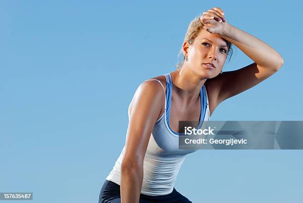 Sportiva Donna - Fotografie stock e altre immagini di Aerobica - Aerobica, Abbigliamento, Abbigliamento sportivo
