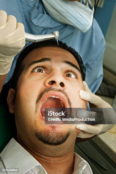 Dentista Pesadilla Foto de stock y más banco de imágenes de Abierto - Abierto, Adulto, Adulto joven