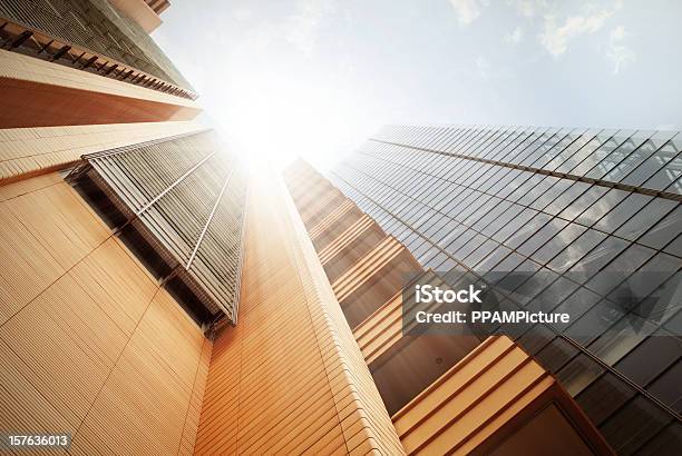 Futuristische Office Building Stockfoto und mehr Bilder von Geschäftsleben - Geschäftsleben, Stadt, Arbeiten