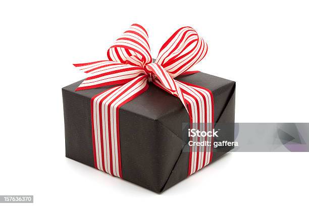 Подарочная Коробка С Красным Бантом И Белый — стоковые фотографии и другие картинки Красный - Красный, Рождественский подарок, Без людей