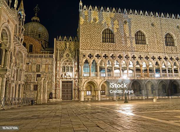 Dettaglio Di Architettura Di San Marco Venezia Italia - Fotografie stock e altre immagini di Architettura