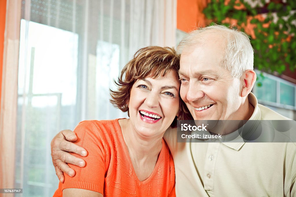 Счастливая старшая пара - Стоковые фото 60-64 года роялти-фри