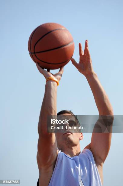 Photo libre de droit de Jump Shot banque d'images et plus d'images libres de droit de Basket-ball - Basket-ball, Rôle dans le sport, Étudiant en université