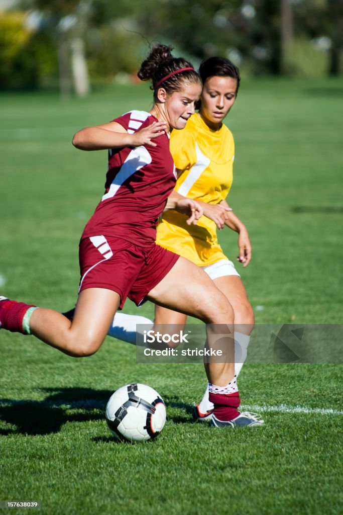 Jogador de futebol feminino fracturas afastado de Defesa - Royalty-free Equipa de futebol Foto de stock